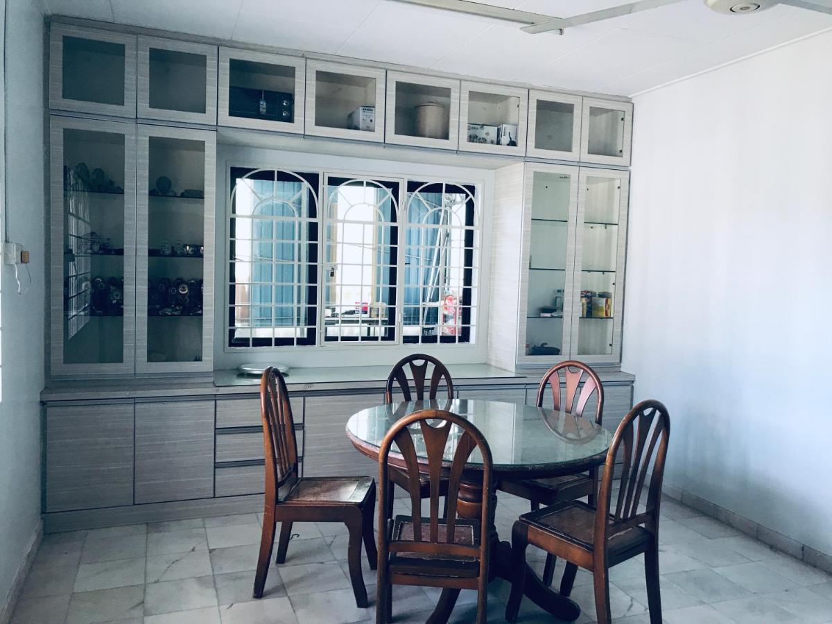 Cozy And Comfortable Homestay In スンガイ・シプト エクステリア 写真