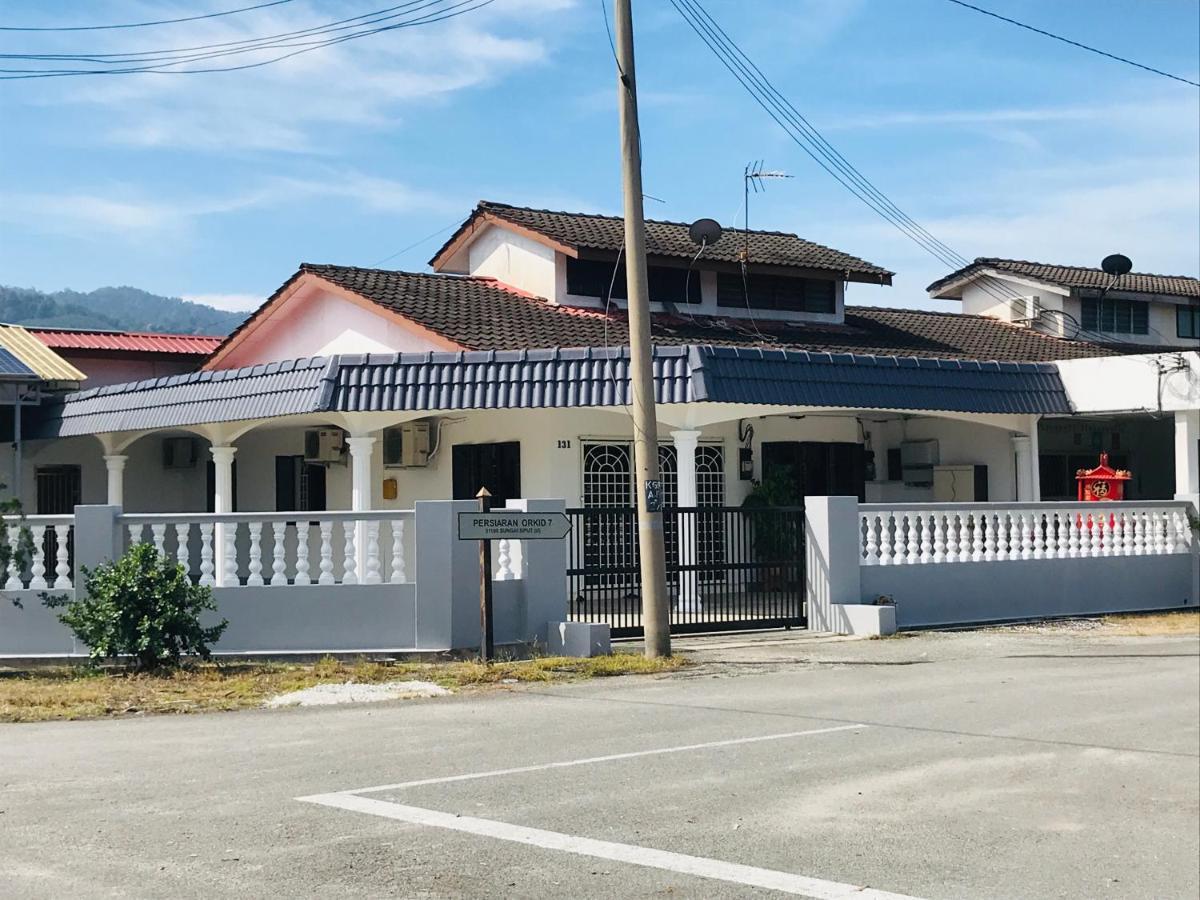 Cozy And Comfortable Homestay In スンガイ・シプト エクステリア 写真